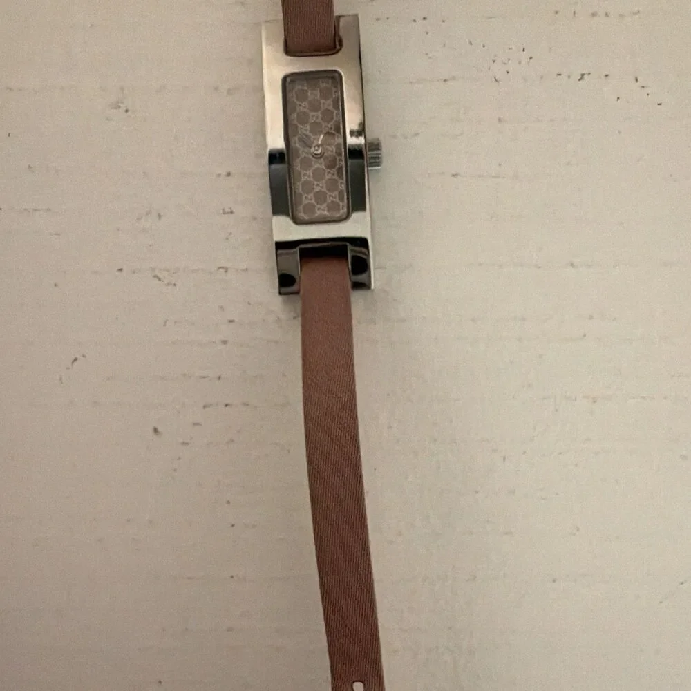 GUCCI 3900L Stainless Steel GG Monogram Dial Quartz Rectangular Leather Watch